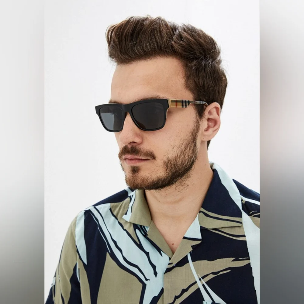New - 💯 Original Burberry Grey Square Men's Sunglasses BE4293 380687 56.